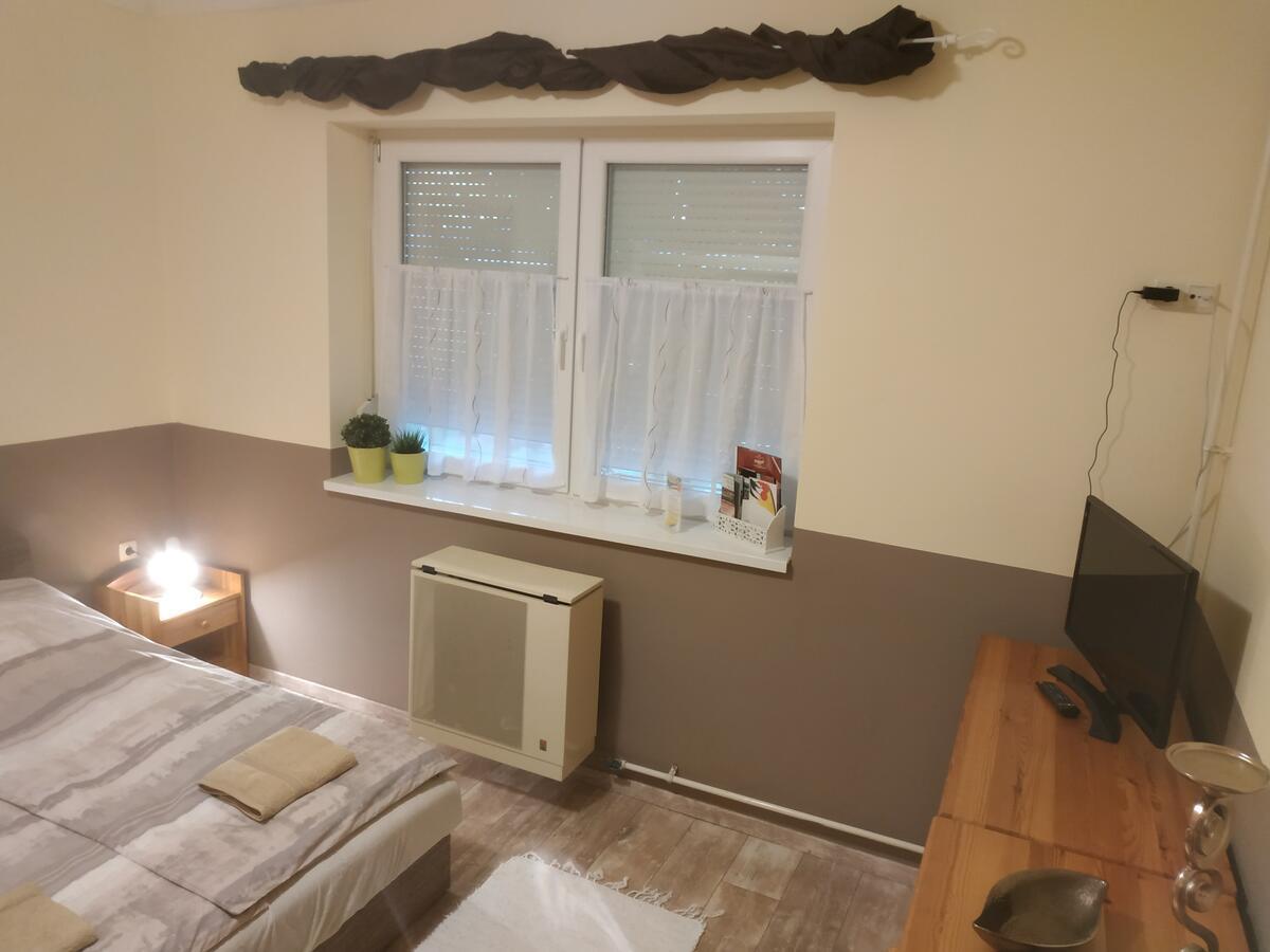 Cseresznyes Haz Apartament *
